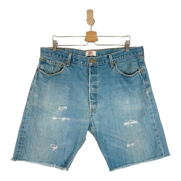 Vintage Levi's Relaxed Fit distressed Jean Shorts Size 40 - Picture 1 of 11